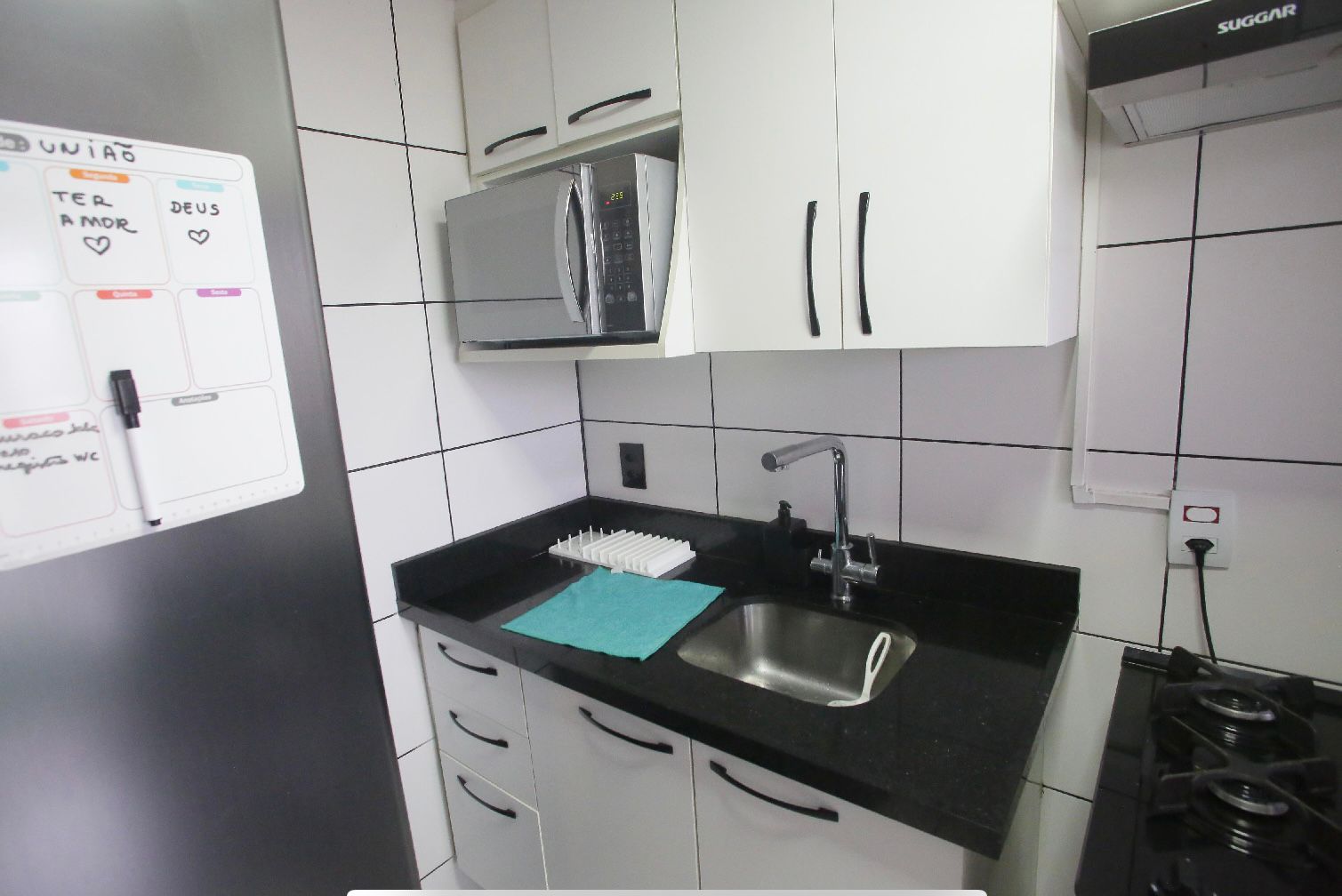 Cozinha com armários planejados