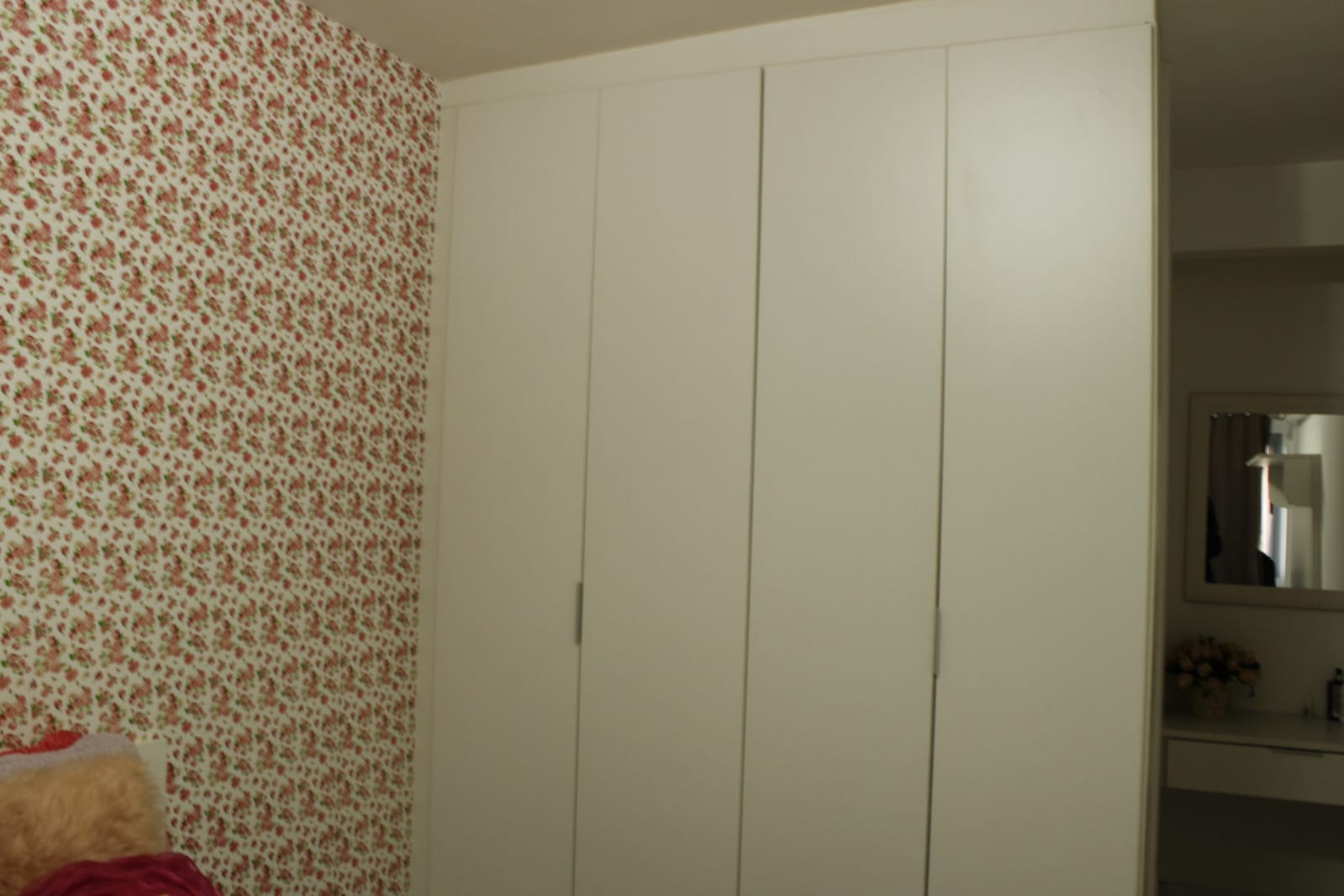 Quarto com armário planejado